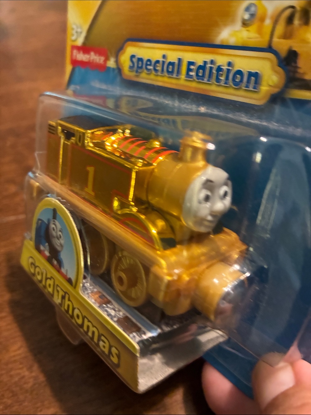 NEW! Fisher-Price Gold Thomas Special Edition Train - Picture 2 of 4